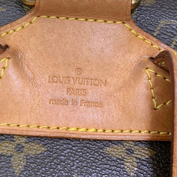 Authentic Louis Vuitton Montsouris MM - Picture 4 of 12